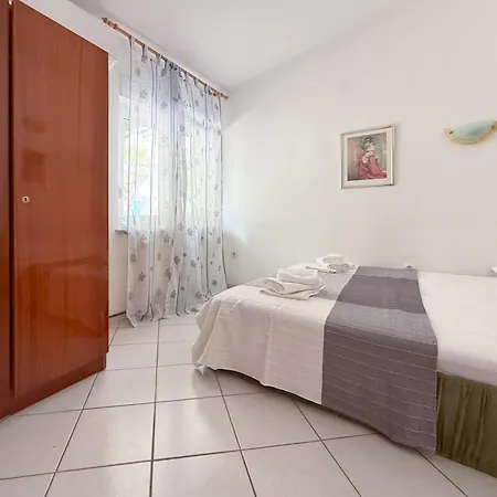 Apartment House Ursic Brela